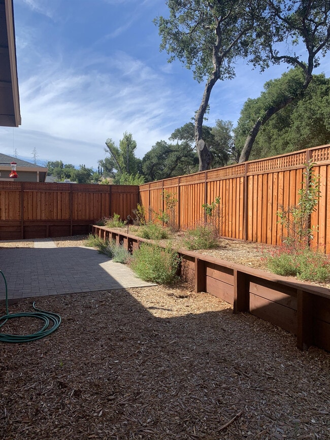 Building Photo - 3626 Aaron Dr