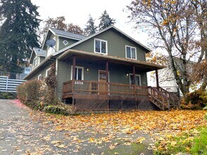 Building Photo - Close to Providence Hospital