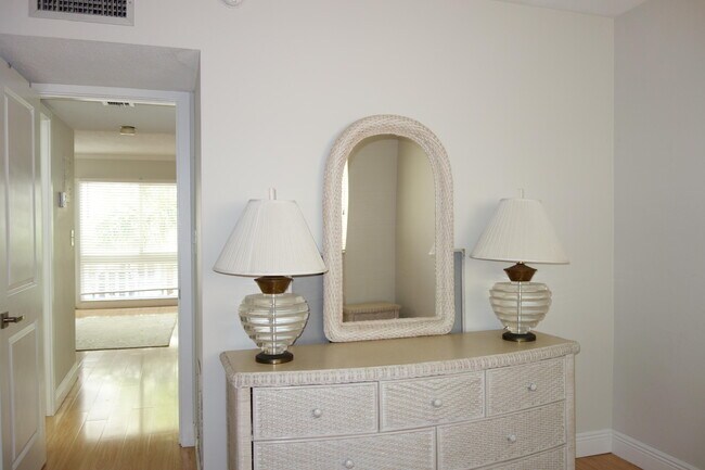 Building Photo - 2020 Terra Mar Dr