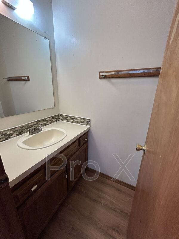 Building Photo - 207 E Carlton St