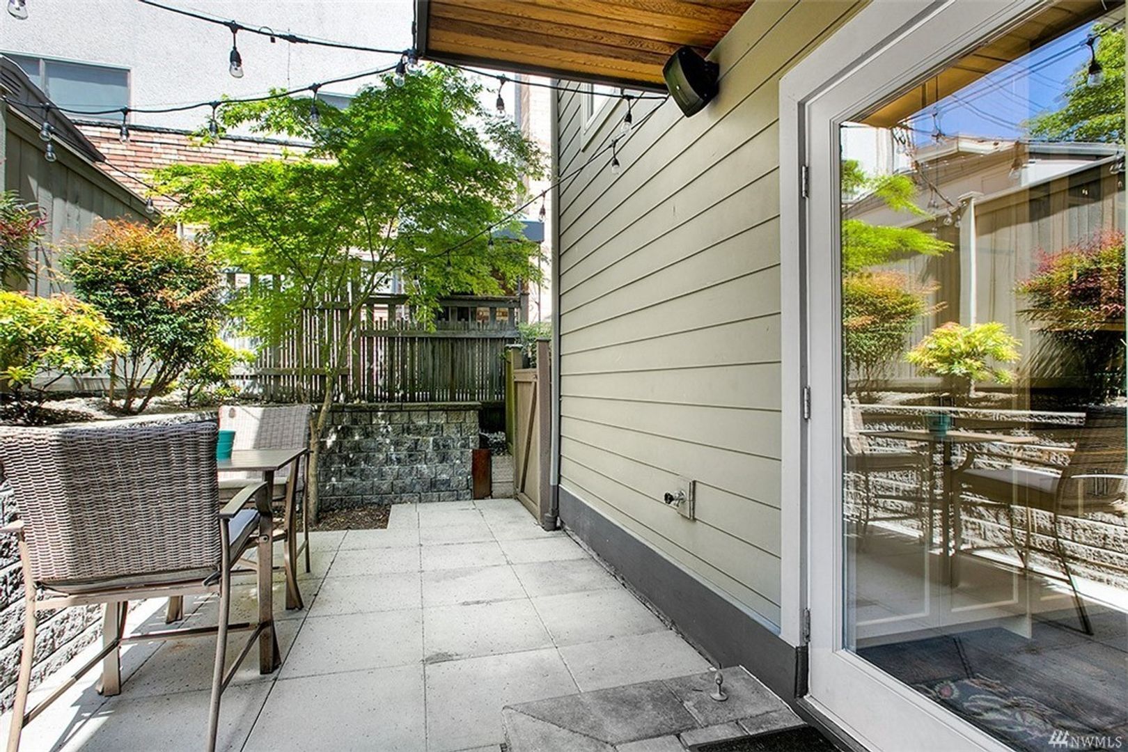 Building Photo - 2644 23rd Ave W