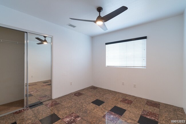 Building Photo - 4BR/ 2.5BA/ 3PKG/ 30 PV panels in Ocean Po...