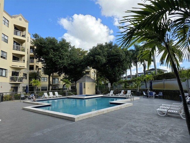 Building Photo - 8290 Lake Dr