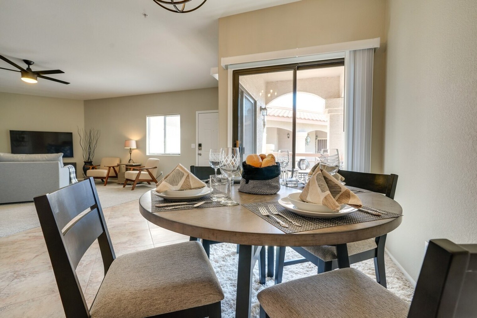 Building Photo - 9151 W Greenway Rd