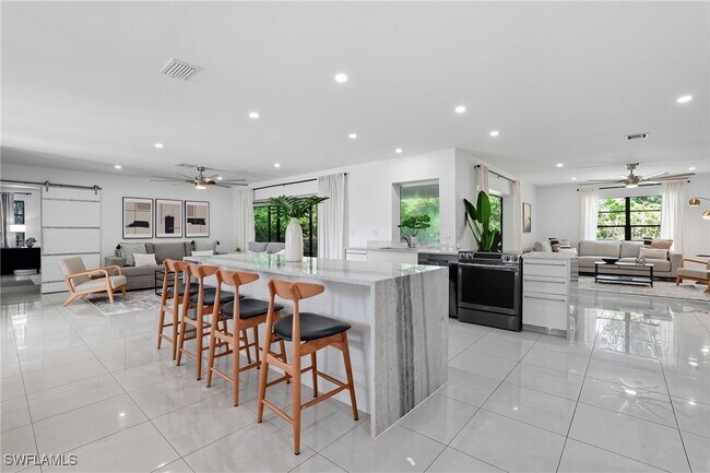 Building Photo - 155 Old Tamiami Trail