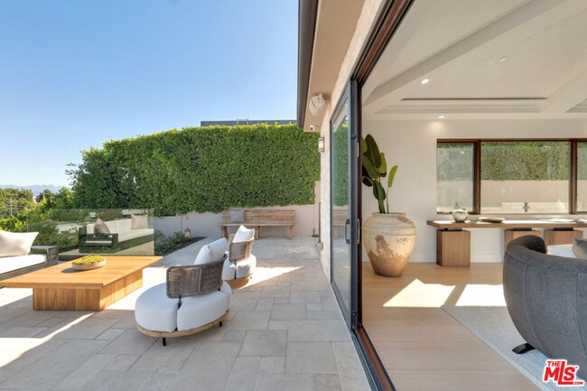 Building Photo - 3116 Elvido Dr