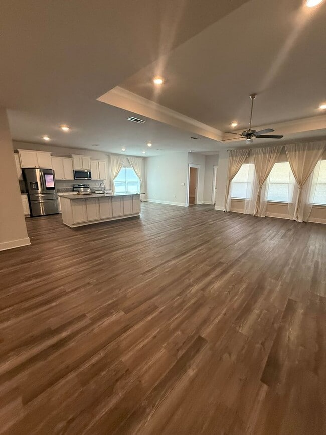 Building Photo - 4 bedroom 3 FULL bath home in Shoal River Landing...AVAILABLE JUNE 2026!