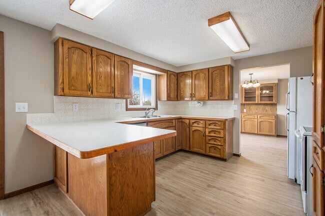 Building Photo - 3 br, 2 bath House - 2514 Kittredge Drive