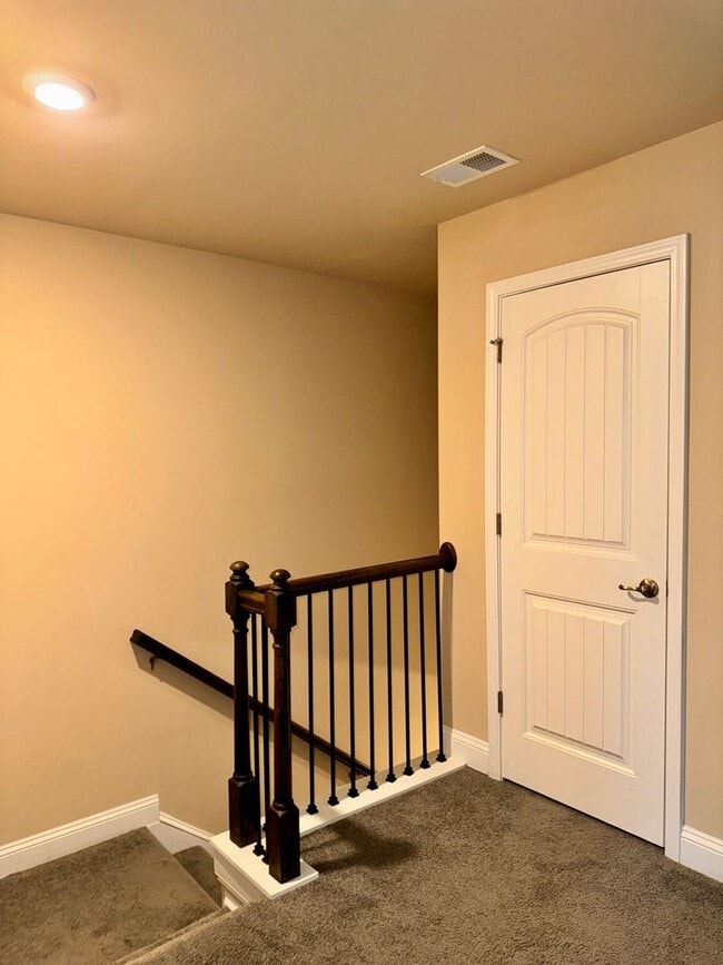 Building Photo - Almost New 4 Bed/2.5 Bath Home in Lovejoy!
