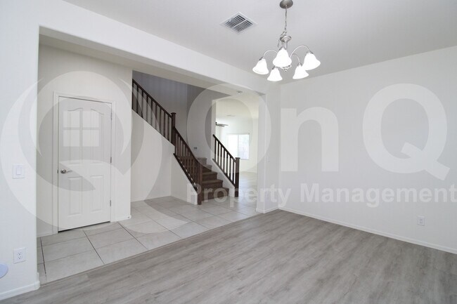 Building Photo - 1819 W Bonanza Dr
