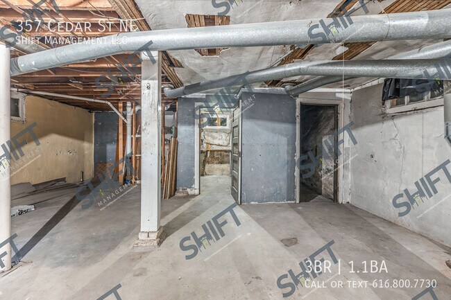 Building Photo - 357 Cedar St NE