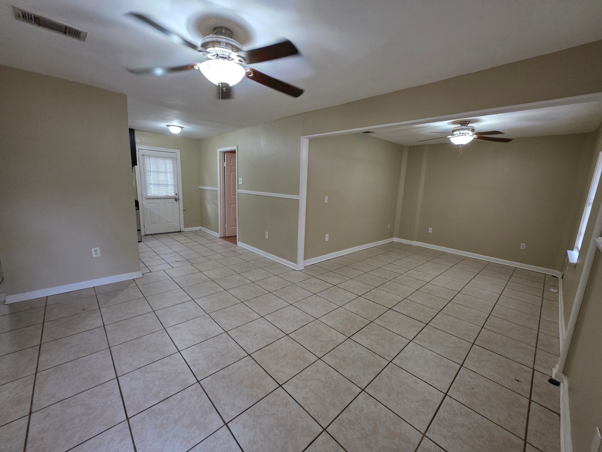 Building Photo - 2135 Richmond St