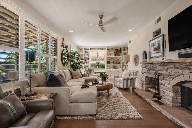 Building Photo - 4 Bedroom Designer Dream Home in La Costa