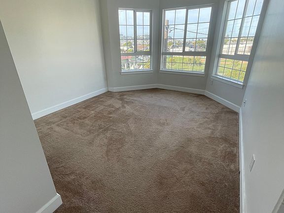 bedroom 1 - 432 Russia Ave