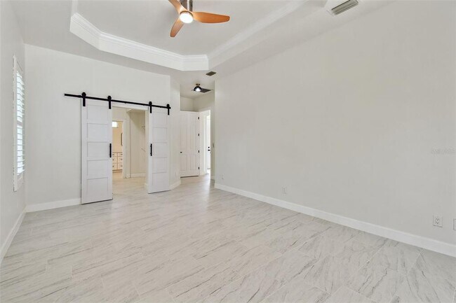 Building Photo - 13792 Long Lake Ln