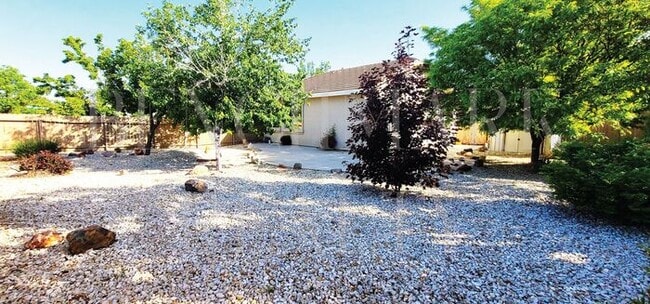 Building Photo - Beautiful 3 bedroom 2 bath plus 2 car garage in Damonte Ranch with New Carpet & Paint