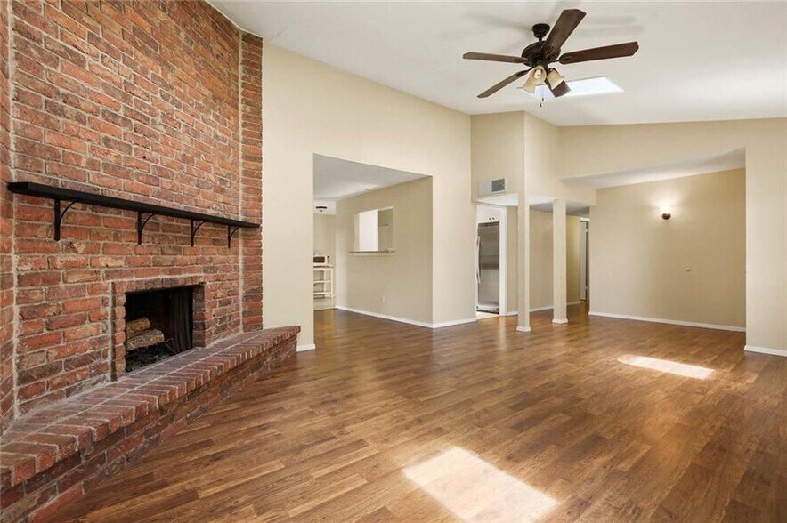 Building Photo - 3800 Hackberry Lane