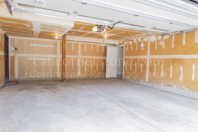 Building Photo - 3427 Clubheights Dr