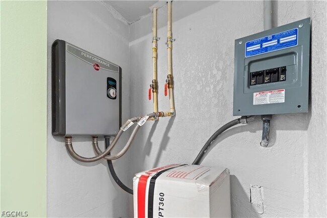 Building Photo - 1373 Morningside Dr