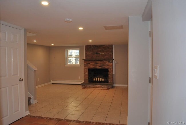 Building Photo - 7 Autumn Trail