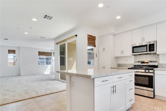 Building Photo - 677 Savi Dr