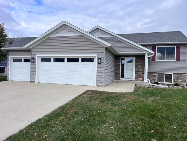 Building Photo - 5445 Florence Dr NW