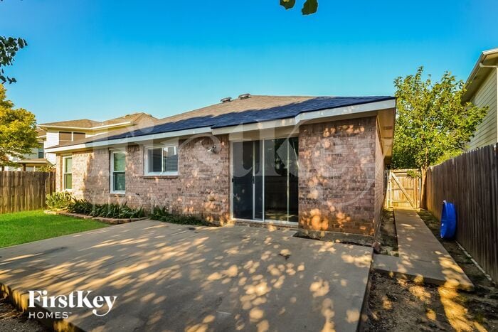 Building Photo - 10756 Irish Glen Trail