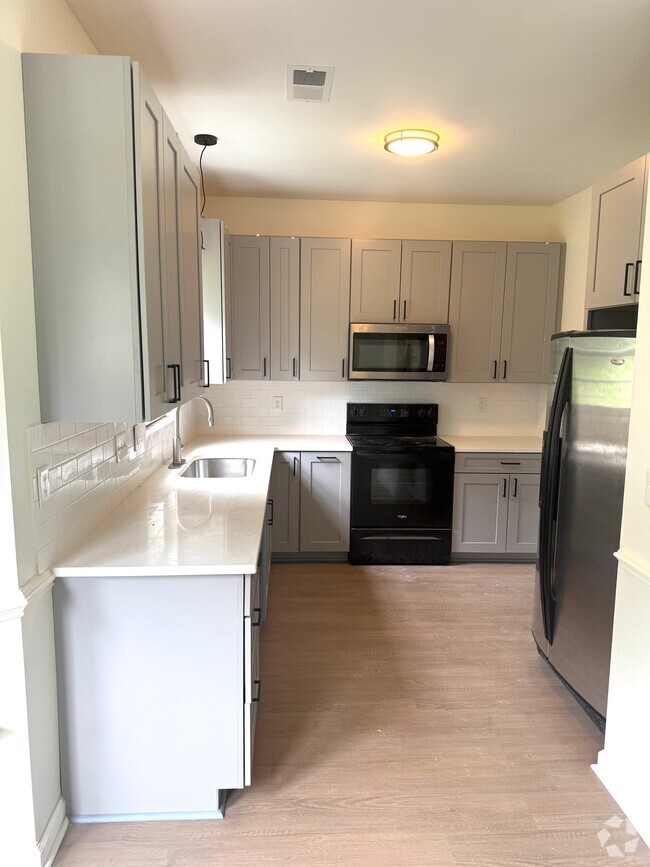 Building Photo - 4101 Woodbury Terrace NW