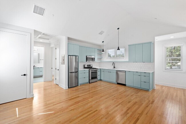 Building Photo - 4006 Avenue C