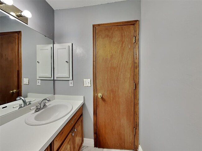 Building Photo - 8213 NW 84th St
