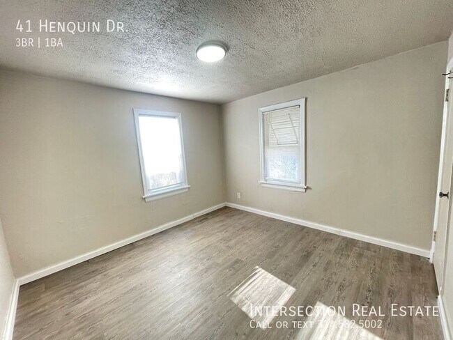 Building Photo - 41 Henquin Dr