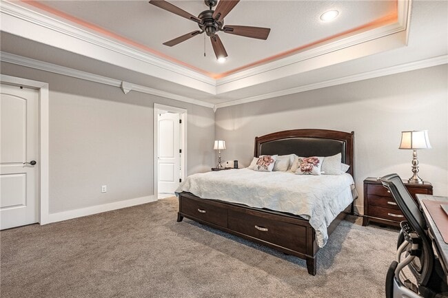 Building Photo - 1221 Stoneybrook Ln