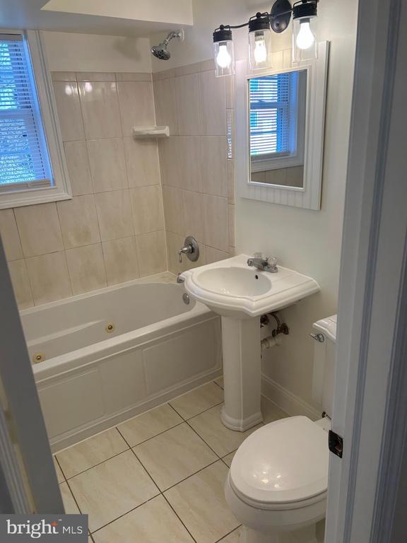 Building Photo - 4800 C St SE