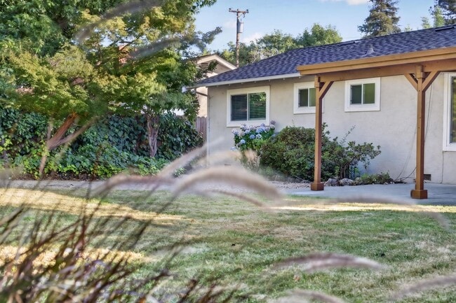 Building Photo - Single-Story Walnut Creek Home Near Top-Rated Schools, BART & Shopping