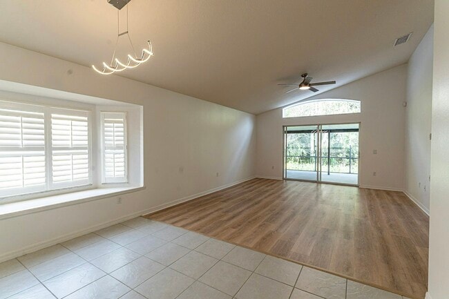 Building Photo - 1613 Crown Hill Blvd