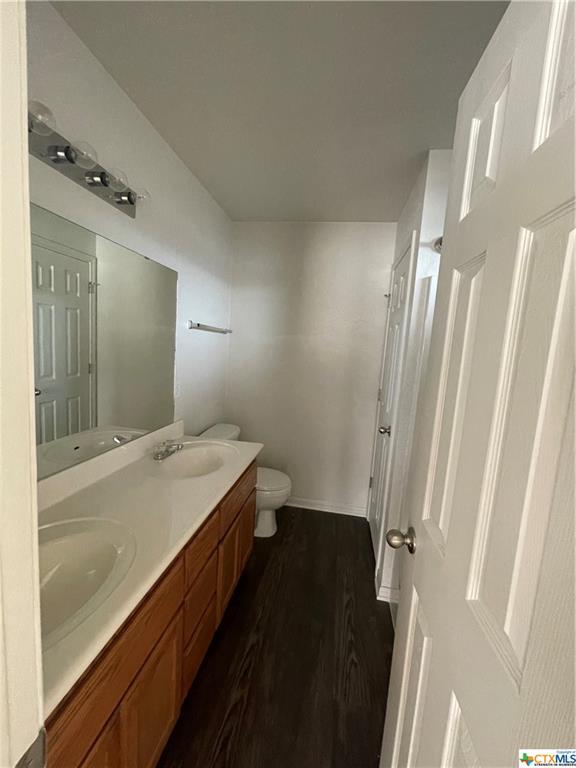 Building Photo - 509 Redbud Dr