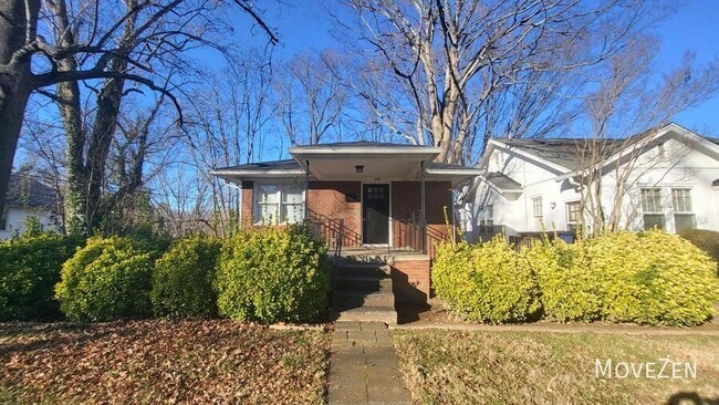 Building Photo - 208 N Sunset Dr