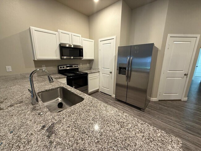 Building Photo - 65 Maverick Dr