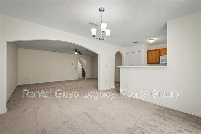 Building Photo - 7414 Palm Hills Dr