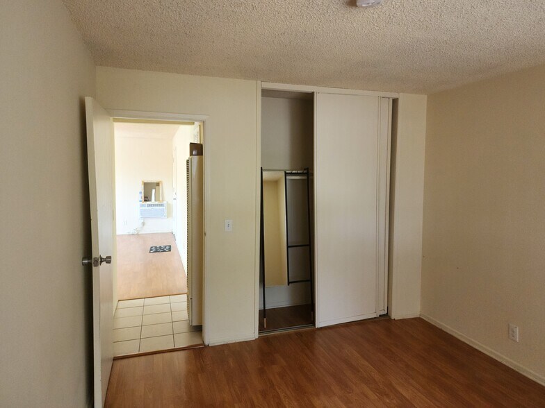 Building Photo - 11307 Miranda St