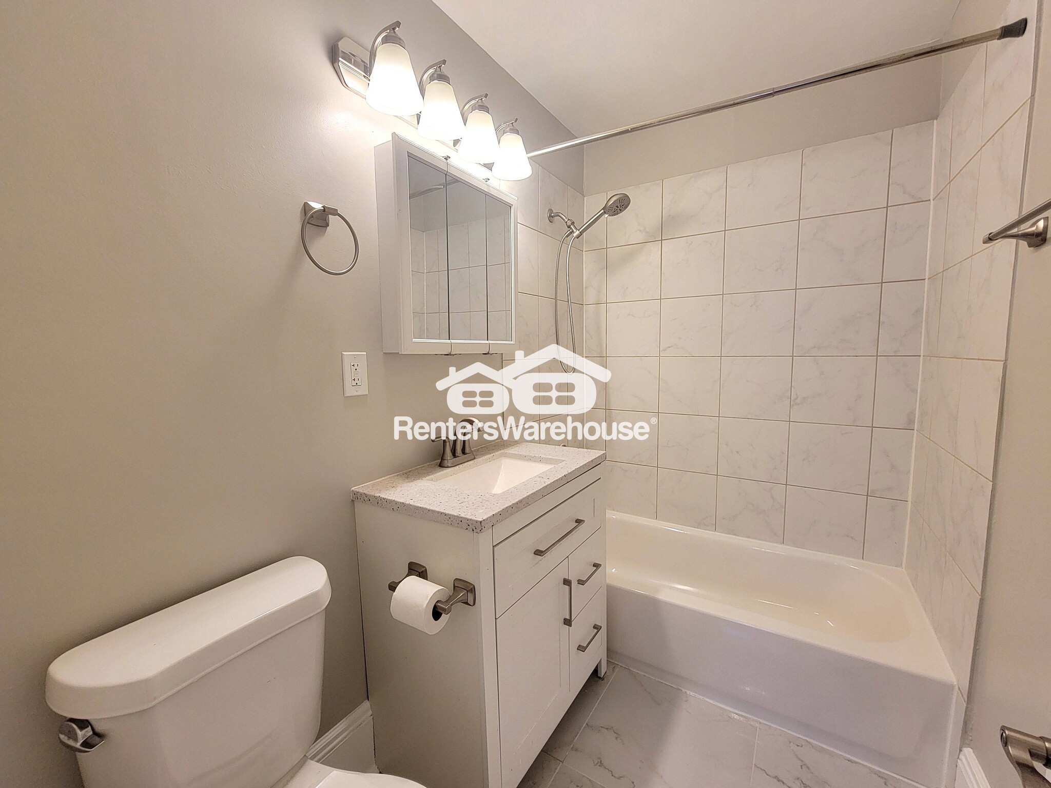 Building Photo - 776 St Charles Ave NE