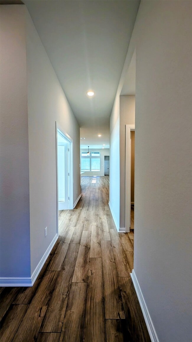 Building Photo - 31814 Blossom Ln