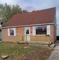 Building Photo - 1409 Crooks Ave