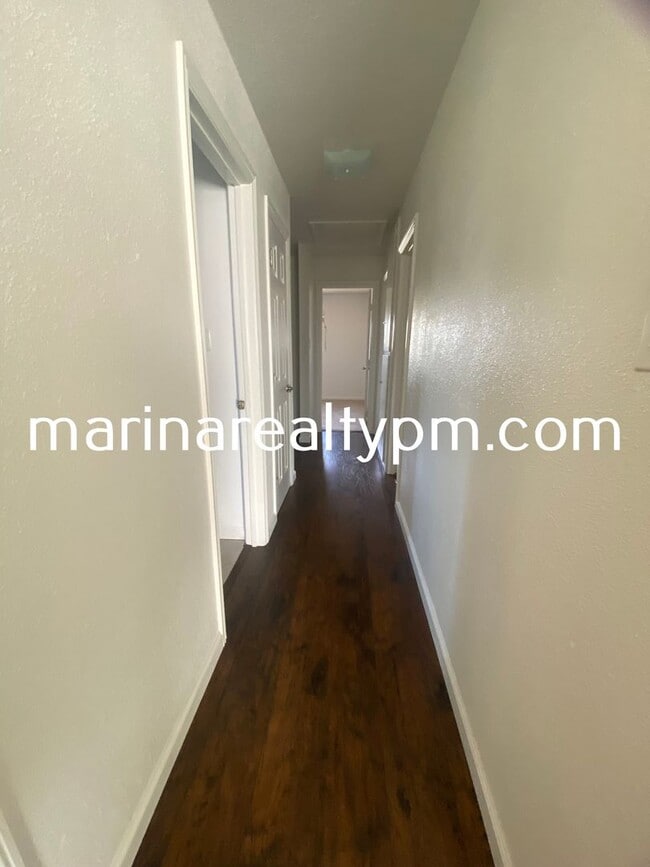 Building Photo - Charming 3 bedroom, 2 bathroom home locate...