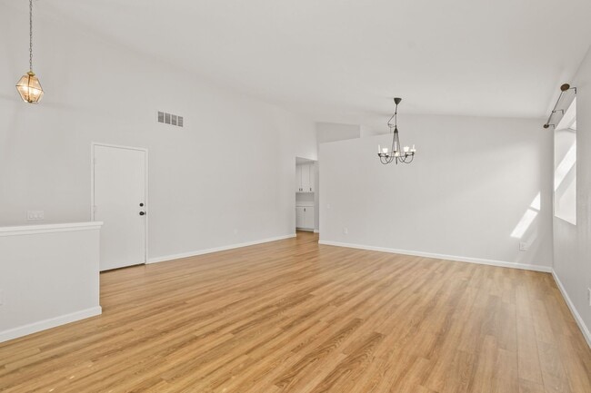 Building Photo - Beautiful 4BR Single-Story Home with Solar in Summercreek