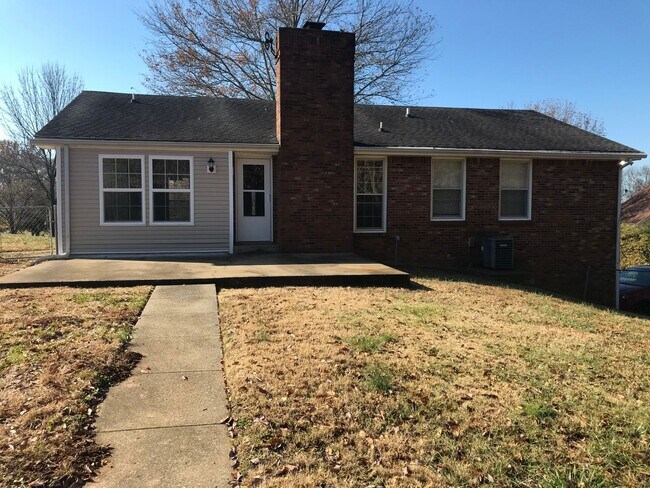 Building Photo - 3 Bedroom Home with Bonus Room For Rent!