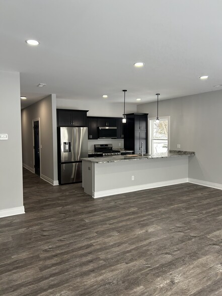 Building Photo - 4256 Greenfield Pkwy