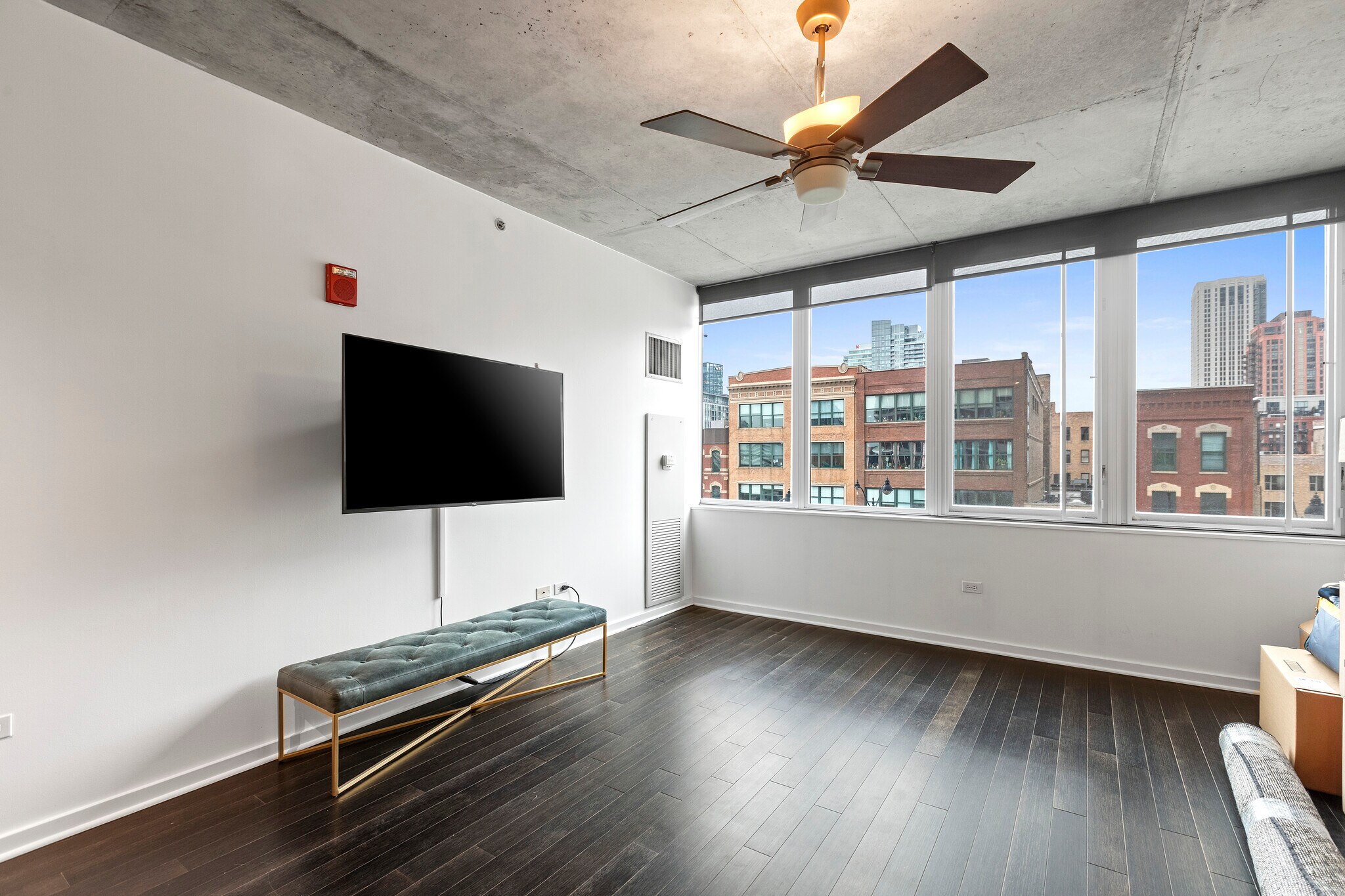 Building Photo - 659 W Randolph St
