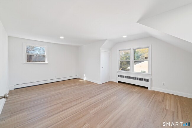 Building Photo - 141 Colony Ave