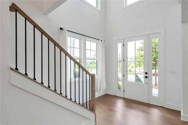 Building Photo - 2042 Juliette Ave